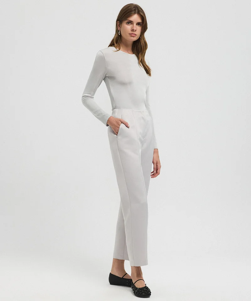 ابيكول High-Waist Carrot Fit Trousers